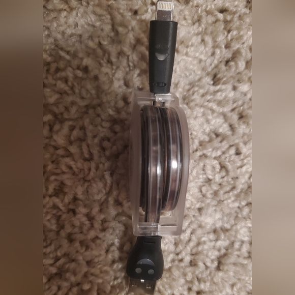 Retractable Light Up Charger For Apple iPhone | iPad - Picture 5 of 5
